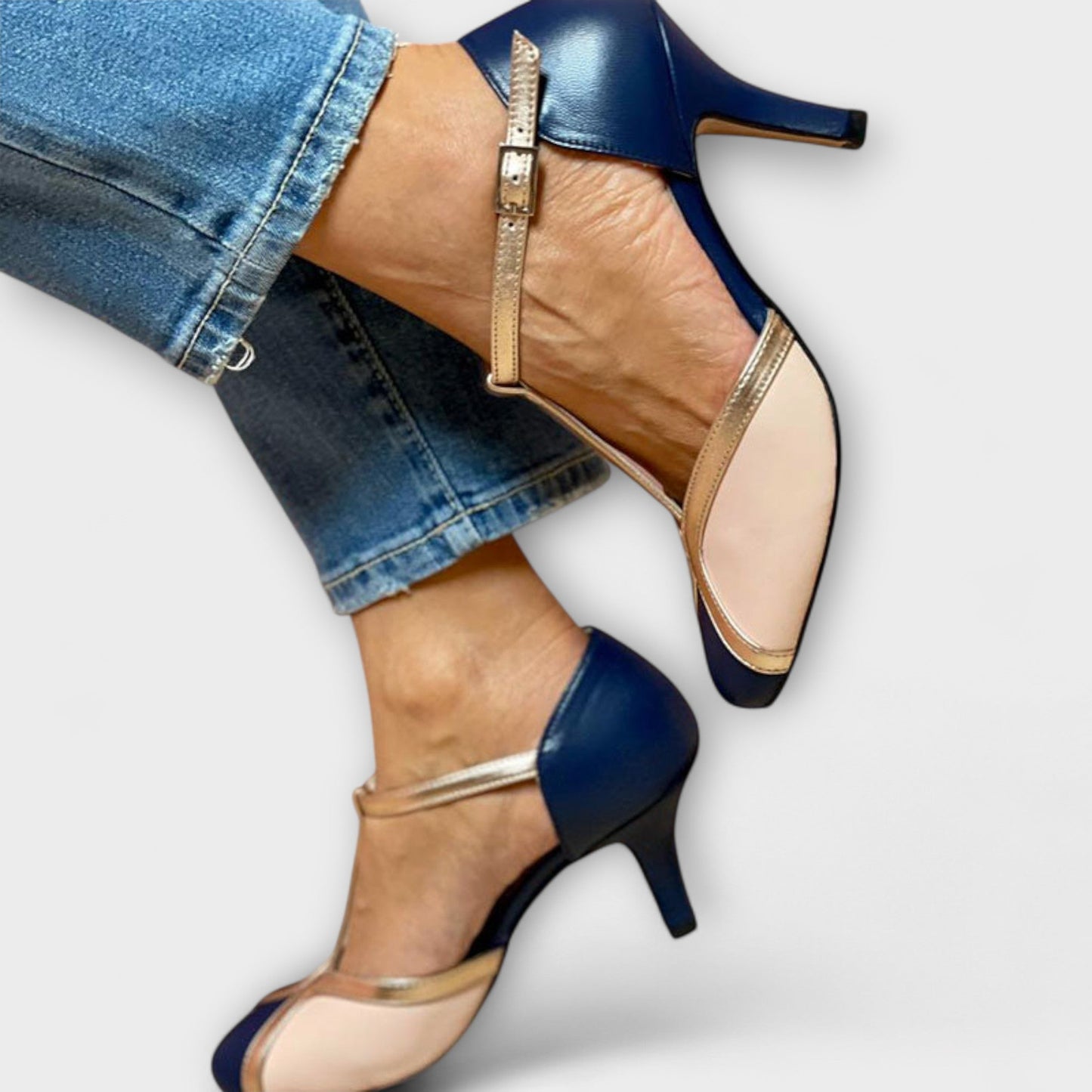 Alessia – To-Farvet T-Strop Elegance