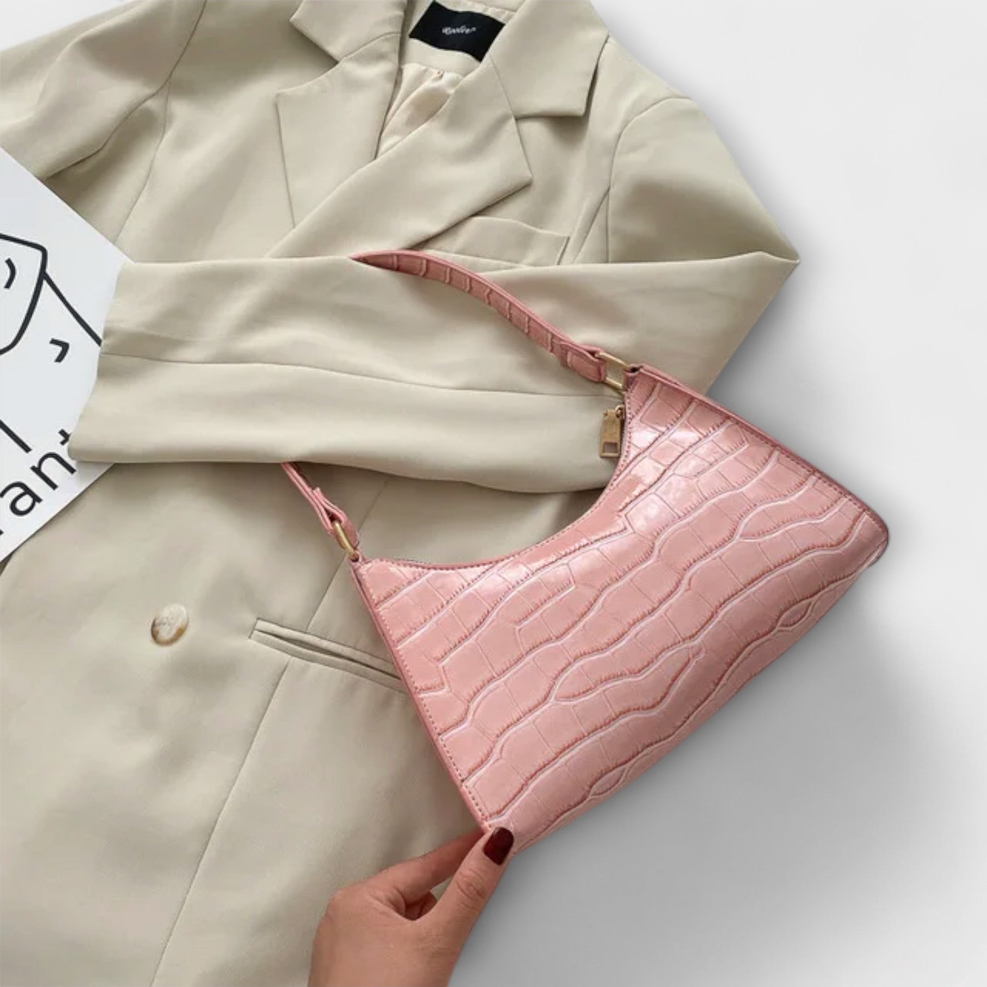 Lora. - Skinnende Lædertaske