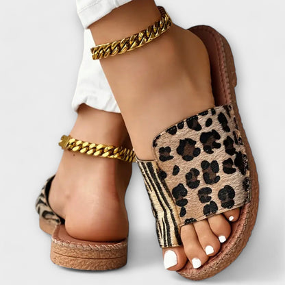 Chic To-Farvet Slides med Leopardprint