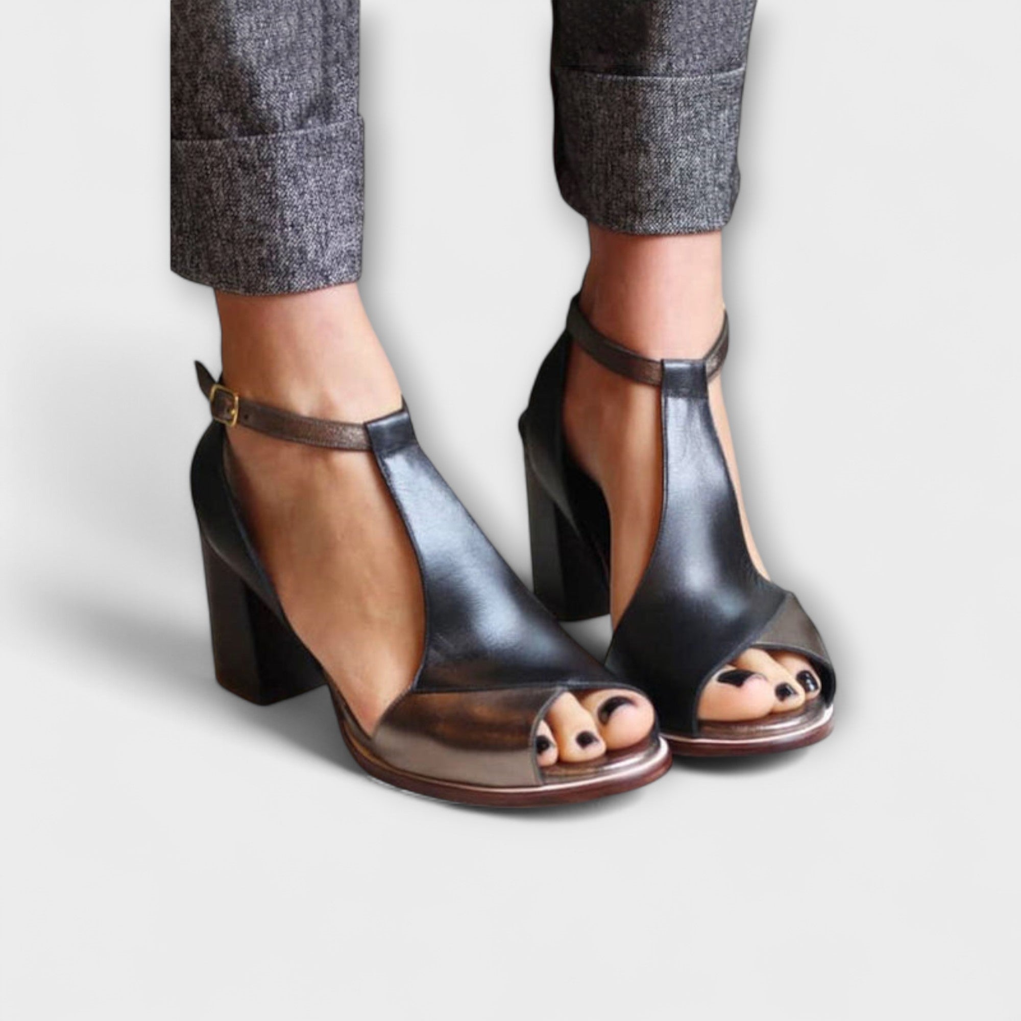 Nadaria – T-Strop Stil med Komfort