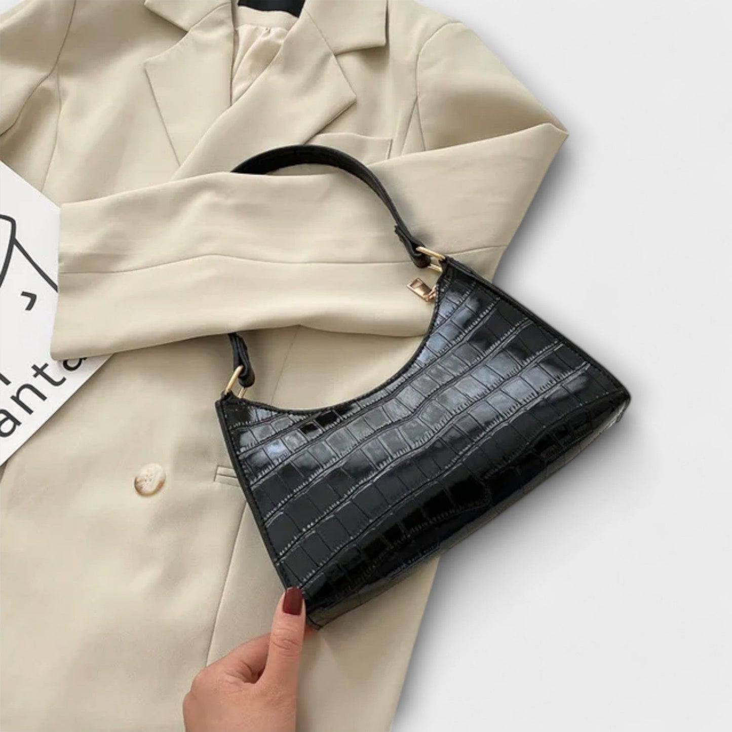 Lora. - Skinnende Lædertaske