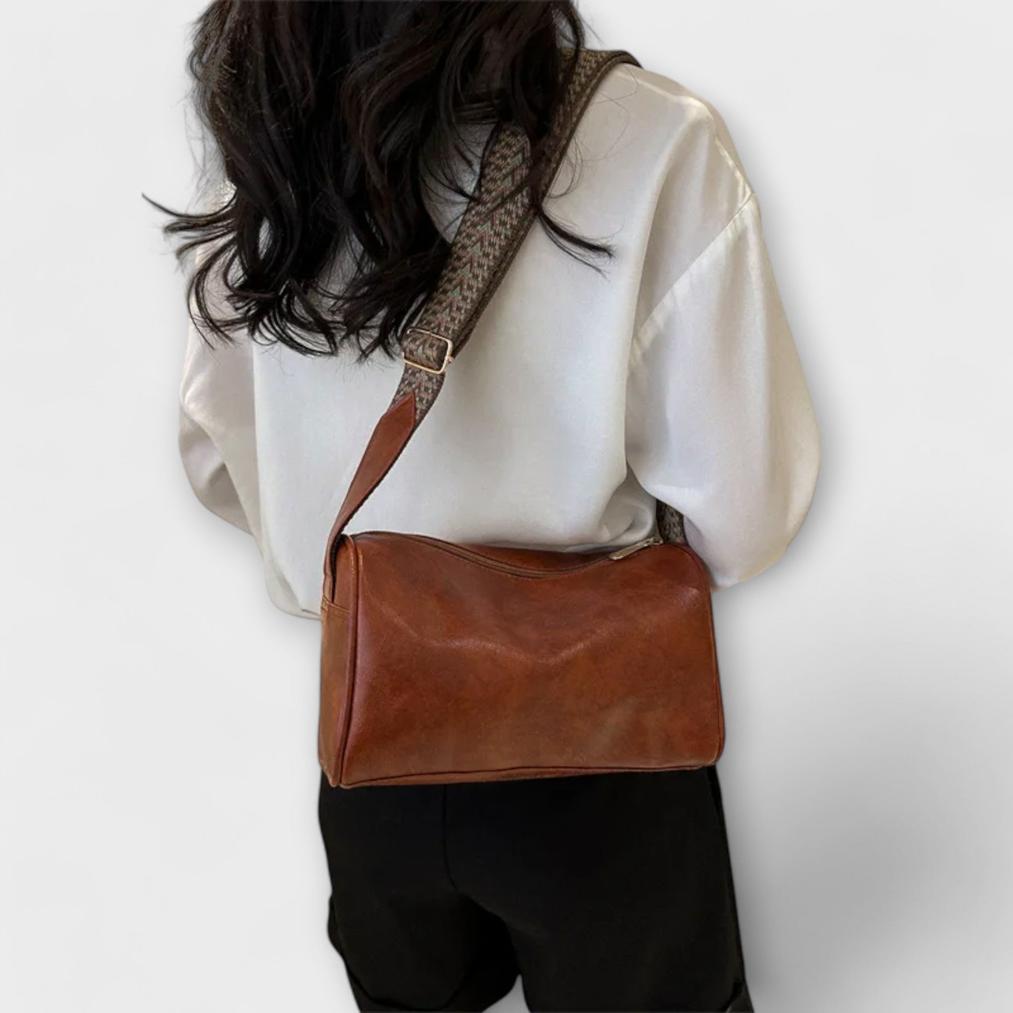 Lora. - Vintage Crossbody Taske