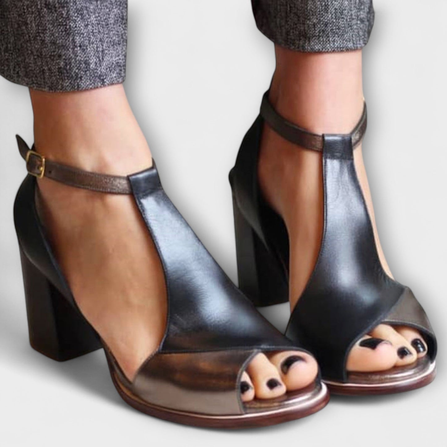 Nadaria – T-Strop Stil med Komfort